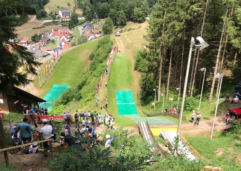 4beeefa3-4fe5-4a59-86cd-92c747f23823 2